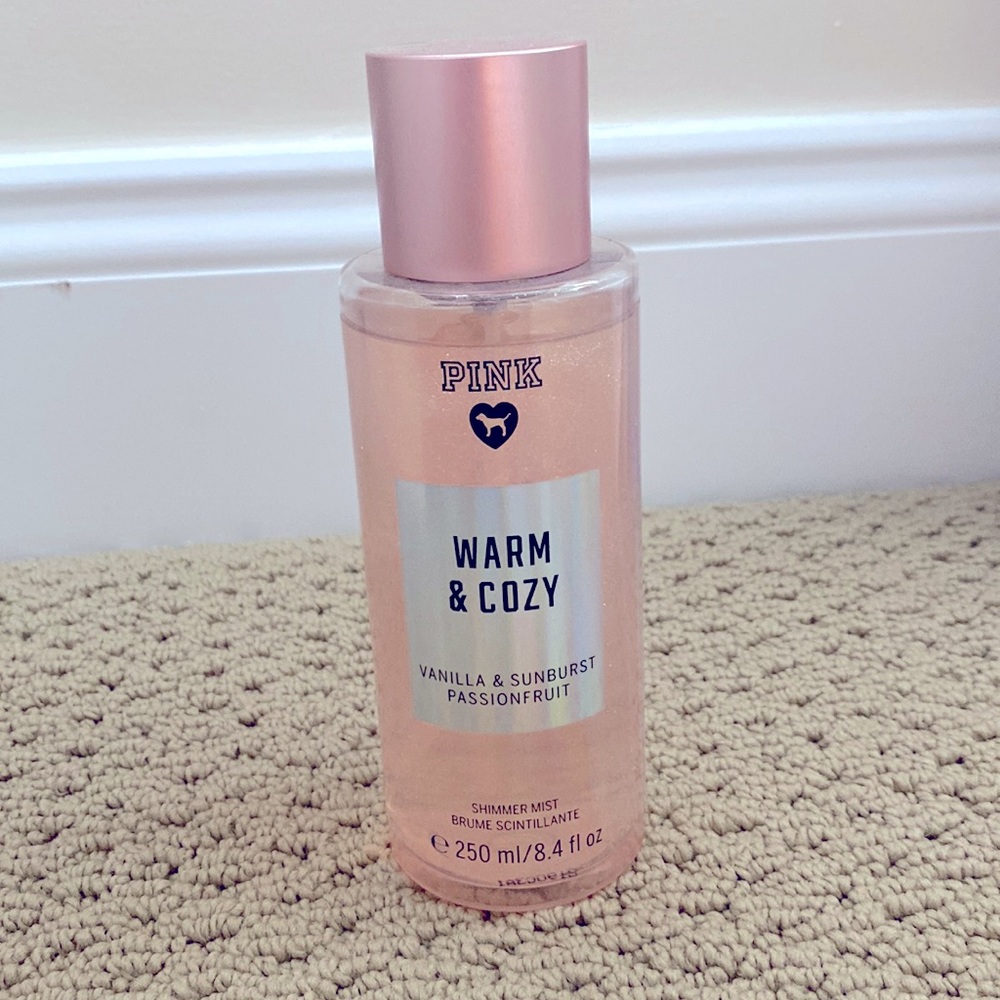 PINK Warm and Cozy Body Spray